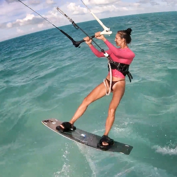 Meet your Posher, Anna - Picture 2 of 4